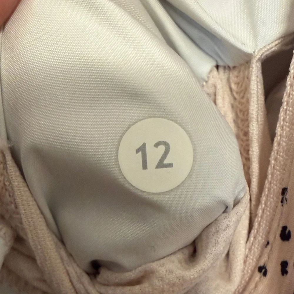 Lululemon Light Pink Hooded Women's Jacket with hidden hood. - Picture 5 of 5